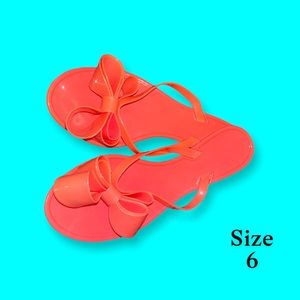 Sandals for summer. In good care ☺️❤️ very cute for any day. 5$ 😘,,. DM